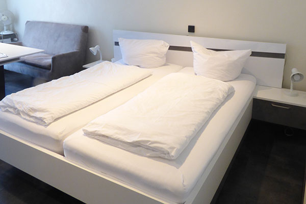 1. Etage Wohn/Schlafraum, neues Doppelbett 180 x 200